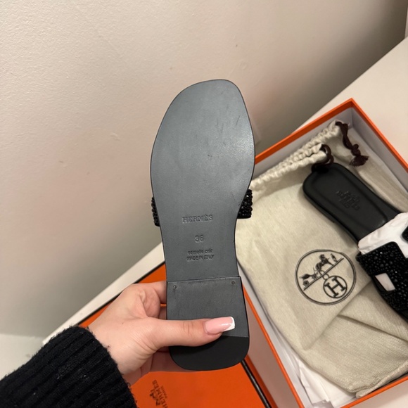 Hermes Oran Sandal Black Glitter New - Picture 5 of 5